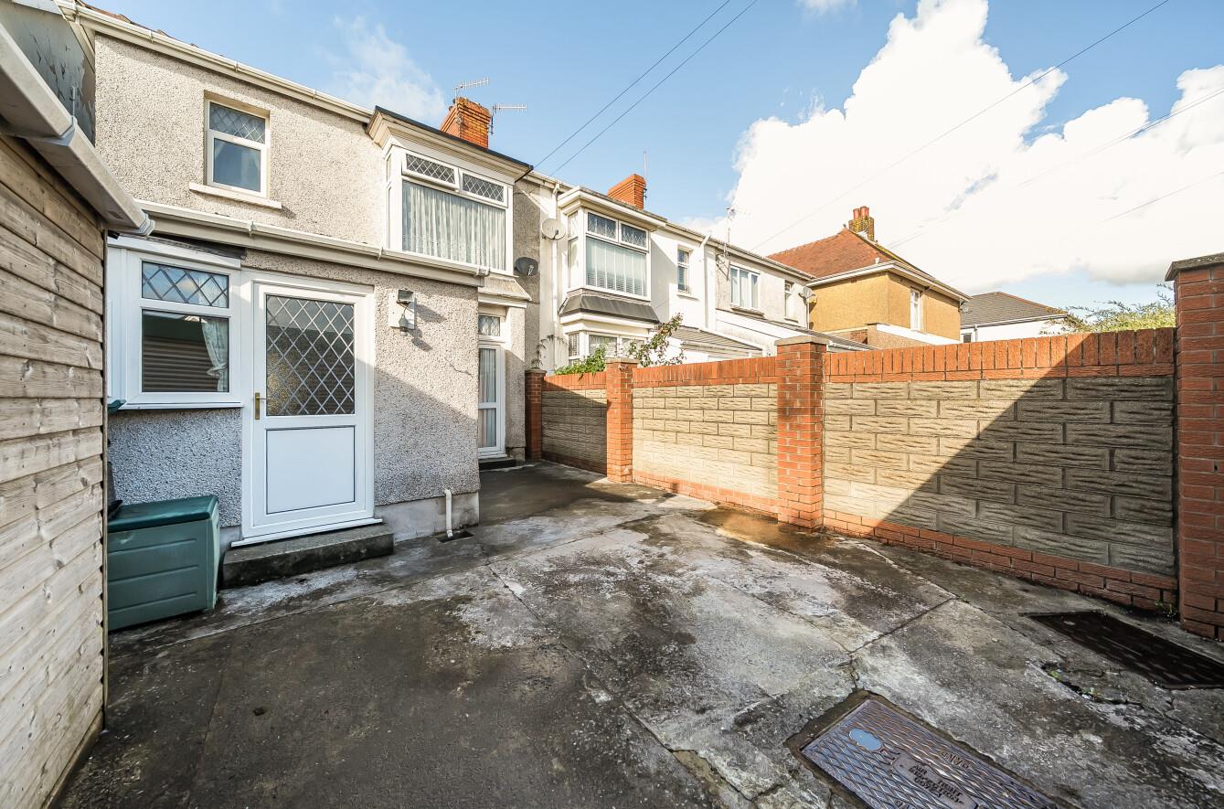 Queen Victoria Road, Llanelli, SA15 2TR